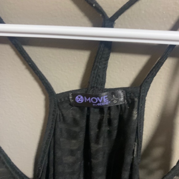 Active top - Picture 2 of 3